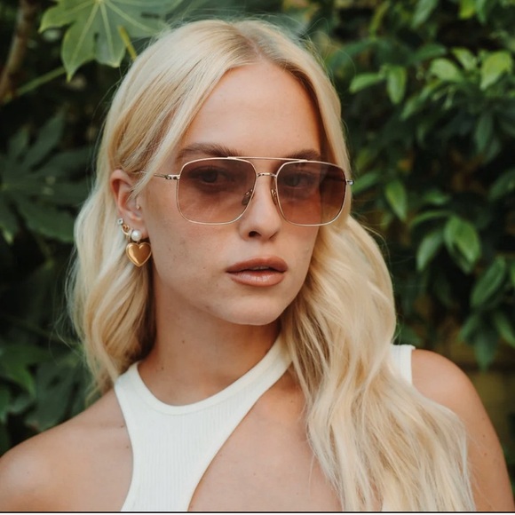 Classic Designer “Andy” Sunglasses - Picture 1 of 6